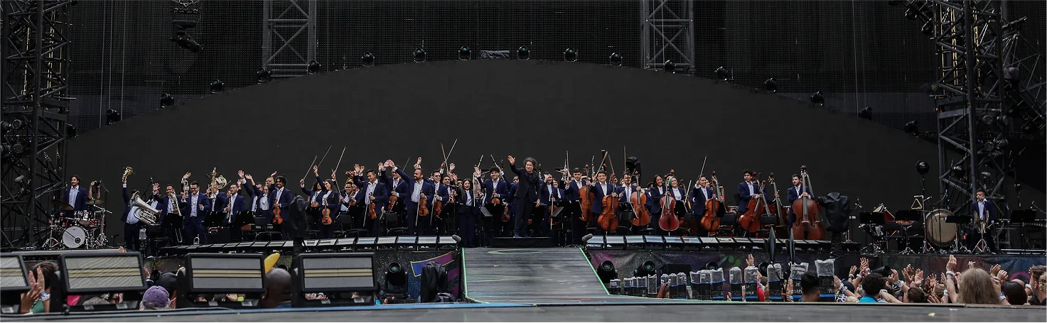 Media/coldplay-live-horizontal.webp