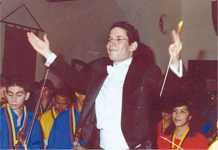 Media/dudamel-joven-sq.webp